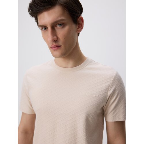Reserved Strukturirana majica slim fit - boja kože Cene