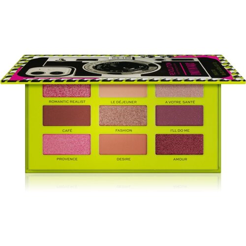 Makeup Revolution X Emily In Paris paleta pudrastih senčil za oči odtenek Camera Queen 6,3 g Cene