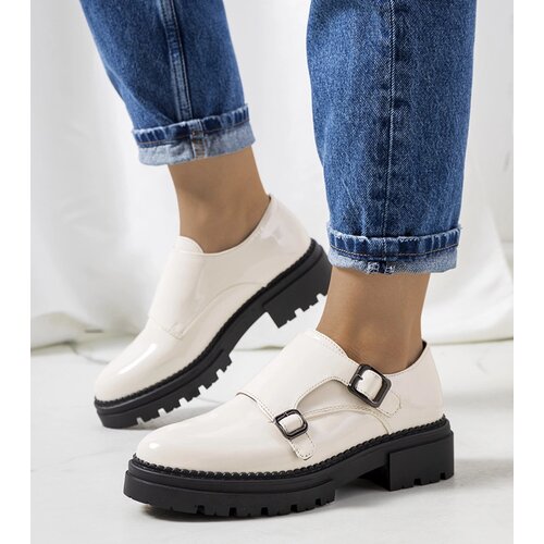 Gemre Beige Patent Valks Shoes Cene