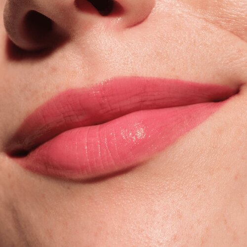 Catrice Melt &amp;amp; Plump ble&amp;scaron;čečo &amp;scaron;minko z učinkom povečanja odtenek 050 Tropic Like It&amp;rsquo;s Hot 1.8 g Slike