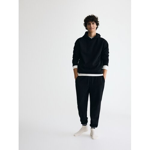 Reserved Regular fit donji dio trenirke - crno Cijene