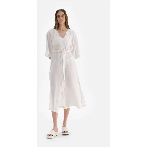 Dagi White Linen Long Kimono