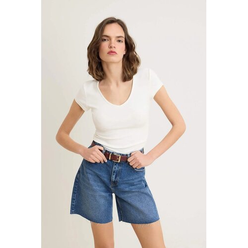 TRENDYOLMILLA Ženska majica TWOSS26TS00243, Bela Cene