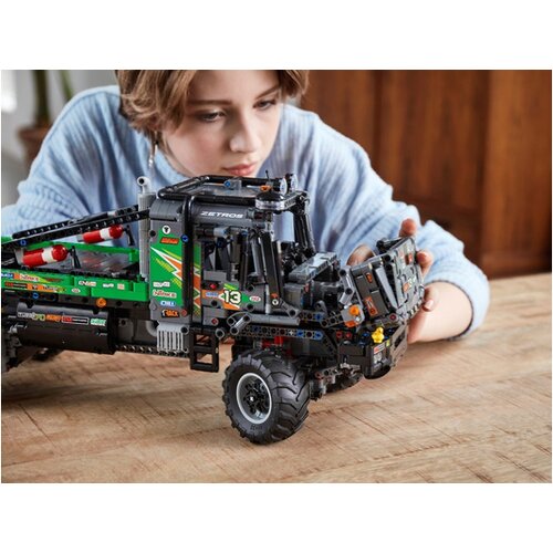 Lego Technic&amp;trade; tekmovalni tovornjak 4x4 Mercedes-Benz Zetros 42129 Slike