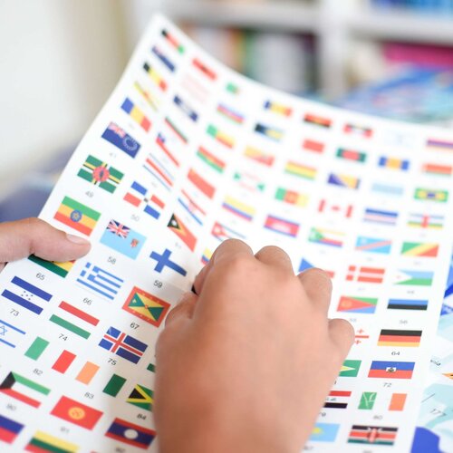 Poppik Edukativni poster s nalepnicama Otkrića Zastave 7+ Slike