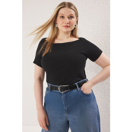 Trendyol Curve Black Fitted Boat Neck Corduroy Camisole Knitted Plus Size Blouse Cene