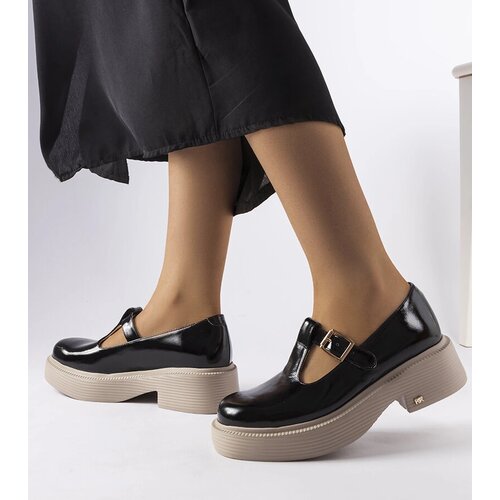 Gemre Black patent leather shoes Karino Cene