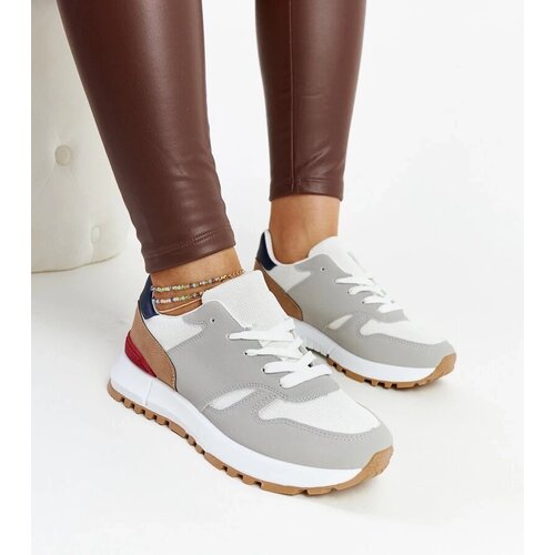 D/CEO White trainers Justar Cene