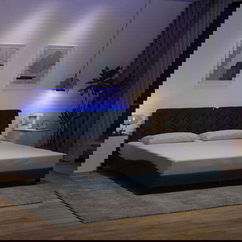  Posteljni okvir z LED brez vzmetnice moder 180x200 cm blago Cene