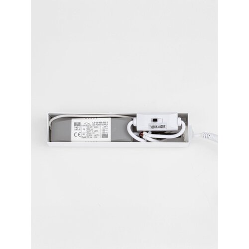 Nova Luce Mat bela aluminijasta LED stenska svetilka Livo &amp;ndash; Slike
