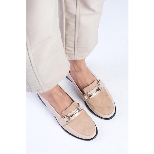 Mio Gusto Women's Nude Patent Leather And Suede Casual Oxford Flat Shoes Cene