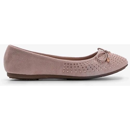 D/CEO Pink ballerinas Larissa Slike