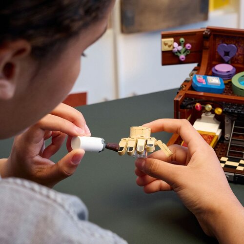 Lego LEGO&amp;reg; Wednesday - Thingovo stanovanje (76785) Slike