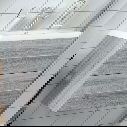 VidaXL Kopalni&amp;scaron;ka omarica z umivalnikom siva sonoma Slike