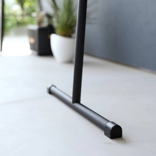 YAMAZAKI Črn kovinski stenski obe&amp;scaron;alnik 38,5 cm Tower &amp;ndash; Slike