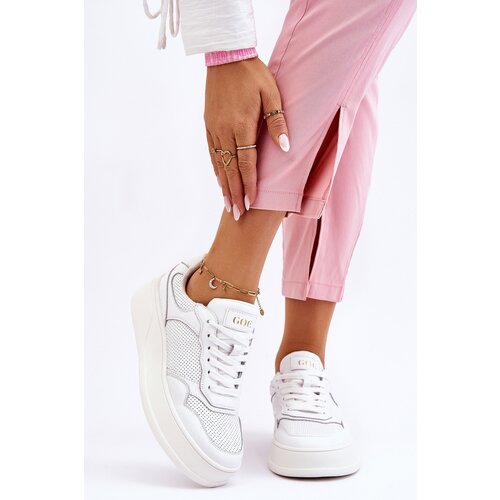 Kesi Women's comfortable sports shoes GOE LL2N4054 white-beige Cene