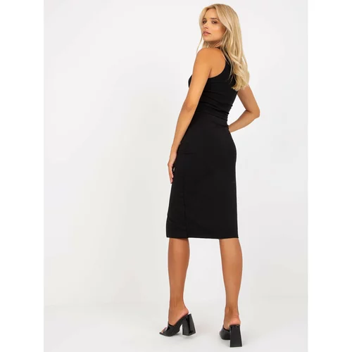 Fashion Hunters Black fitted basic midi skirt with a slit
