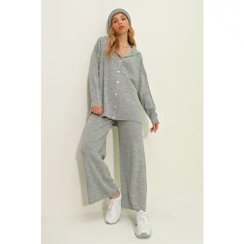 Trend Alaçatı Stili Women's Gray Buttoned Knitwear Suit