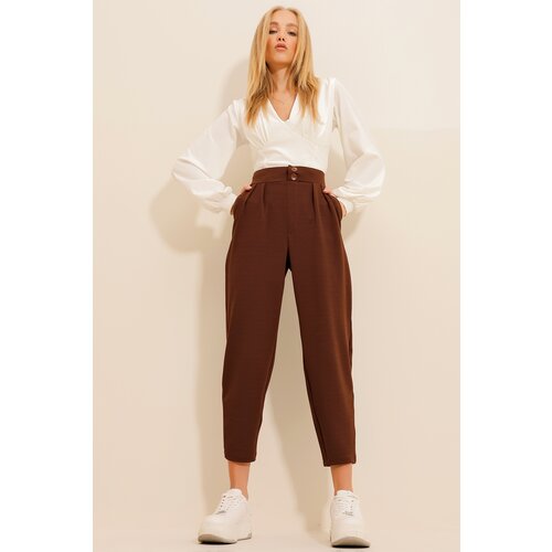 Trend Alaçatı Stili Women's Brown High Waist Carrot Trousers Slike
