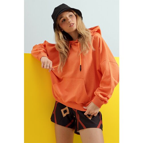 Trend Alaçatı Stili Women's Orange Hooded Kangaroo Pocket Two Thread Sweatshirt Slike