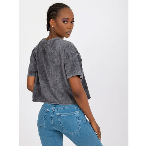 Fashion Hunters Dark gray short t-shirt with a print pattern and a round neckline Slike