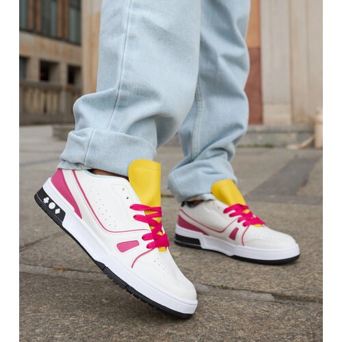 Gemre White and pink sneakers with a yellow tongue Archie Cene