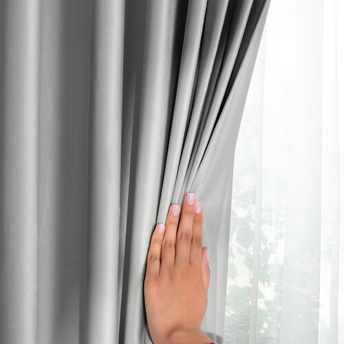 AmeliaHome Svetlo siva žametna zavesa za delno zatemnitev 140x245 cm Eyelets &amp;ndash; Slike