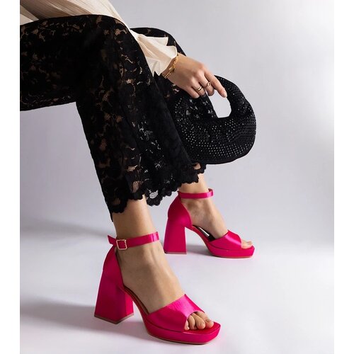 D/CEO Yellow sandals Dolores Cene