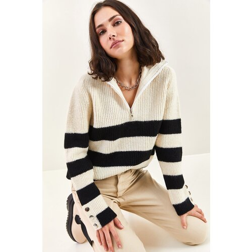 Bianco Lucci Women's Zippered Turtleneck Thick Striped Knitwear Sweater with Buttons on the Sleeves. Cene