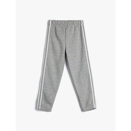 Koton Striped Detail of the Sweatpants. Elastic Waist. Slike