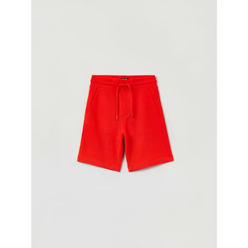 OVS Kratke hlače iz tkanine 1762807 Rdeča Regular Fit