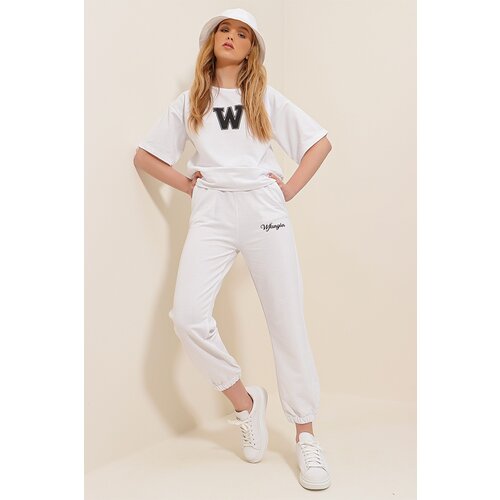 Trend Alaçatı Stili Women's Ecru W Printed Tracksuit Cene