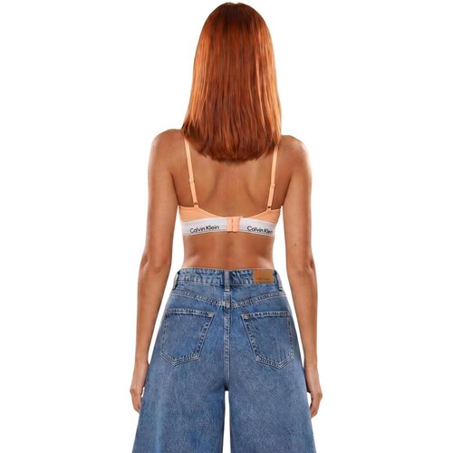 Calvin Klein Jeans Triangel / Brez opore LIGHTLY LINED TRIANGLE LV00QF8498 Rožnata Slike