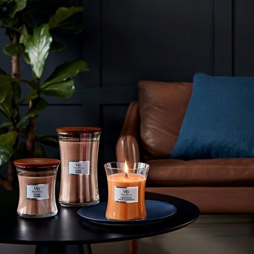 WoodWick Cashmere di&amp;scaron;eča sveča z lesenim stenjem 85 g Slike