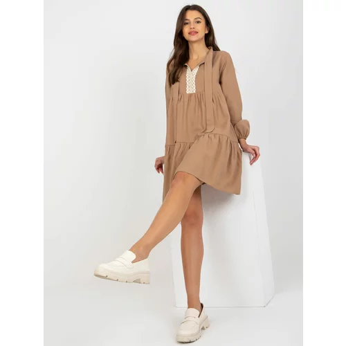 Fashion Hunters Loose camel dress Kaley RUE PARIS with frills and lace