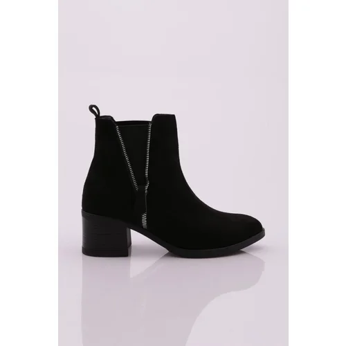 DGN Pm180-k9009 Women's Short Heeled Boots with Zip Detail on the Sides of a Round Toe