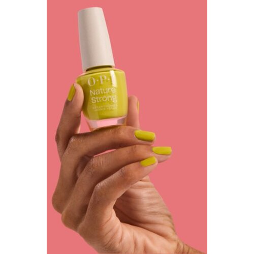 OPI Nature Strong Nails&amp;amp;Skin lak za nohte veganski odtenek Give Me Some Suga Cane 15 ml Slike