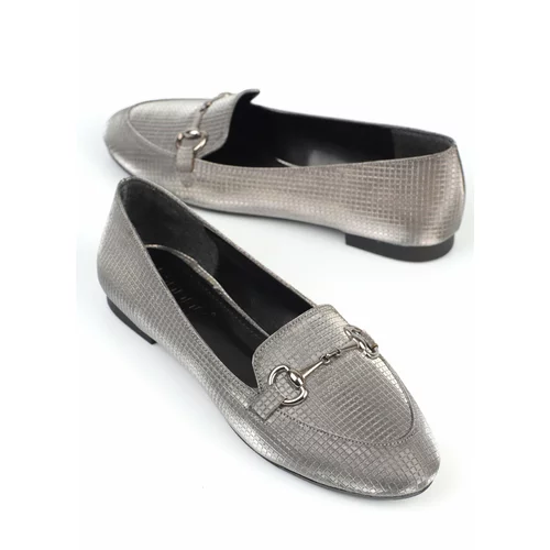 Capone Outfitters Women's Pointed Toe Silvery Buckle Flats