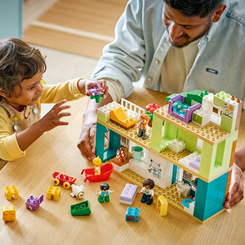 Lego duplo - 3 u 1 savremena porodična kuća sa figurama (10470) Slike