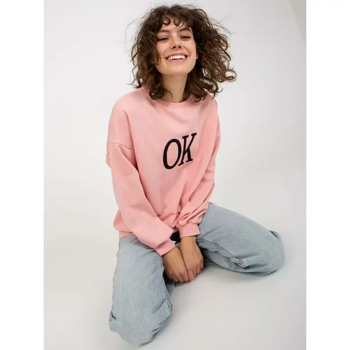 Fashion Hunters Light pink loose sweatshirt without a hood with an inscription