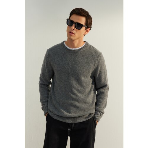 Trendyol Dark Gray Men&amp;#039;s Regular Fit Crew Neck Wool Limited Edition Basic Knitwear Sweater. Slike