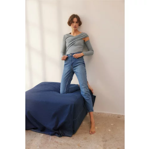 Trendyol Blue Sustainable High Waist Mom Jeans
