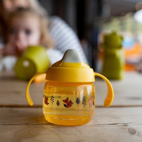 Tommee Tippee Superstar "WEANING SIPPEE" šalica s usnikom i poklopcem, 190 ml, 4MJ+, Žuta Cijene