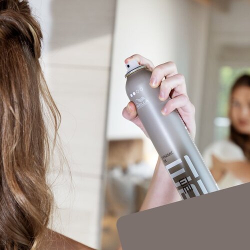 Wella Professionals Eimi Dynamic Fix lak za lase za fleksibilno učvrstitev 500 ml Slike