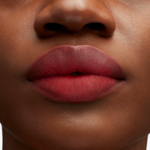 MAC Cosmetics Powder Kiss Lipstick matirajoča šminka odtenek Ruby New 3 g Cene