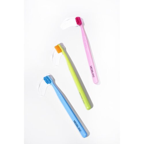 MEDIBLANC KIDS &amp;amp; JUNIOR Ultra Soft zobna &amp;scaron;četka za otroke Blue 1 kos Slike