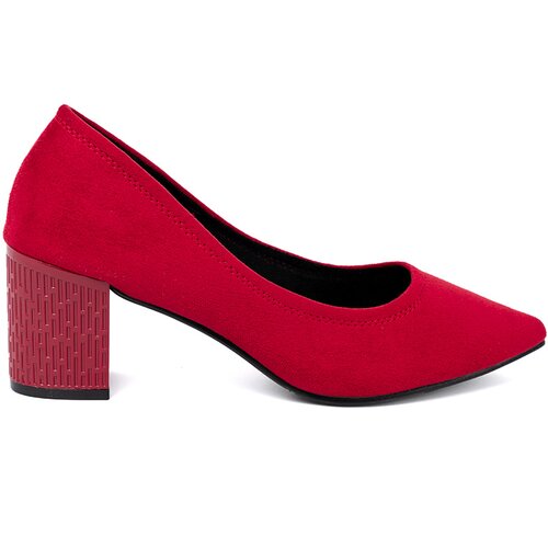 GOODIN Elegant pumps on a decorative post Cene