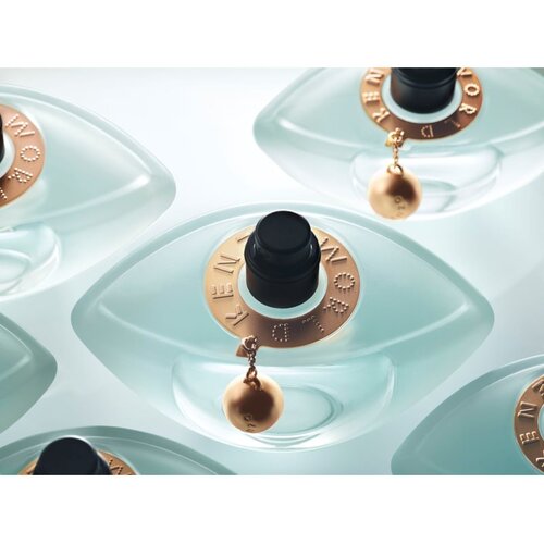 Kenzo World parfumska voda 30 ml po&amp;scaron;kodovana &amp;scaron;katla za ženske Slike