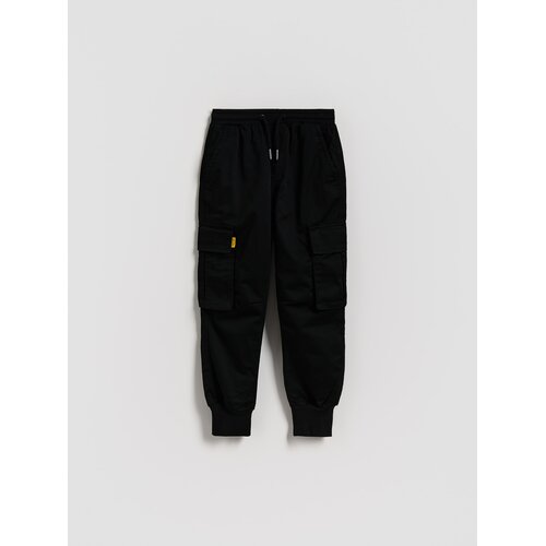 Reserved Jogger hlače s džepovima - crno Cene