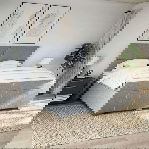 VidaXL Krevet s oprugama i madracem svjetlosivi 200 x 200cm od tkanine Slike